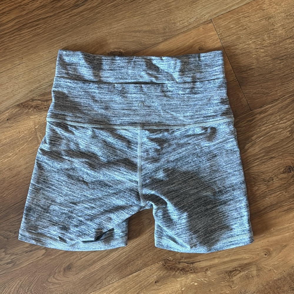 Lululemon Wunder High-Waisted Biker Shorts - Picture 5 of 8